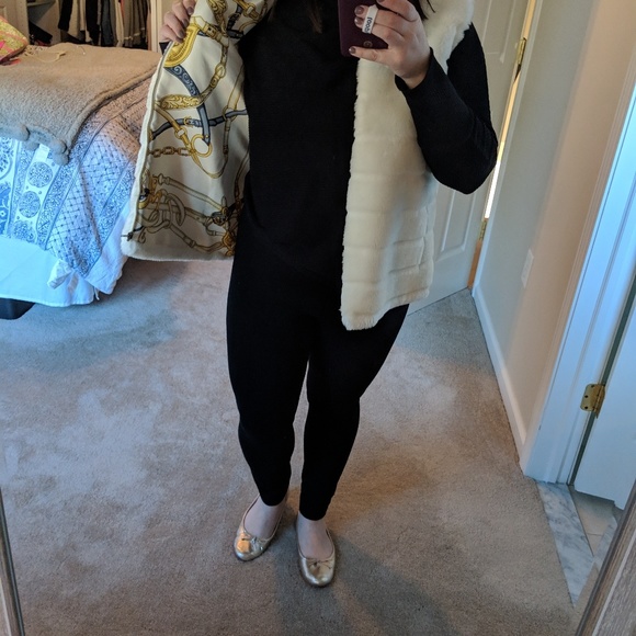 White fur vest that is reversible - Picture 3 of 3